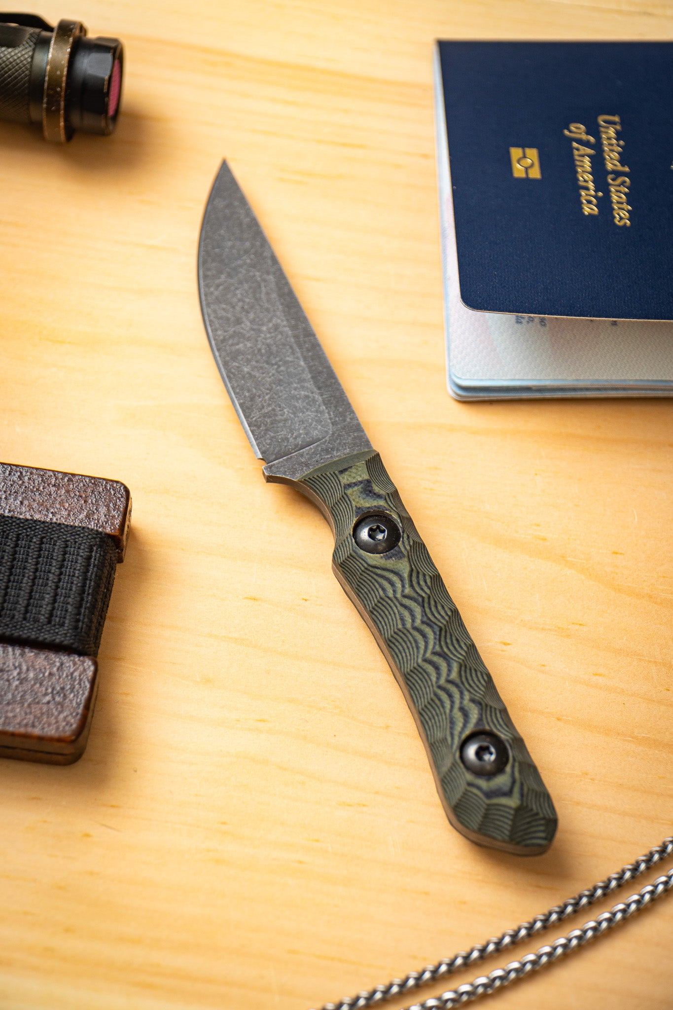 The Ember - Green & Black