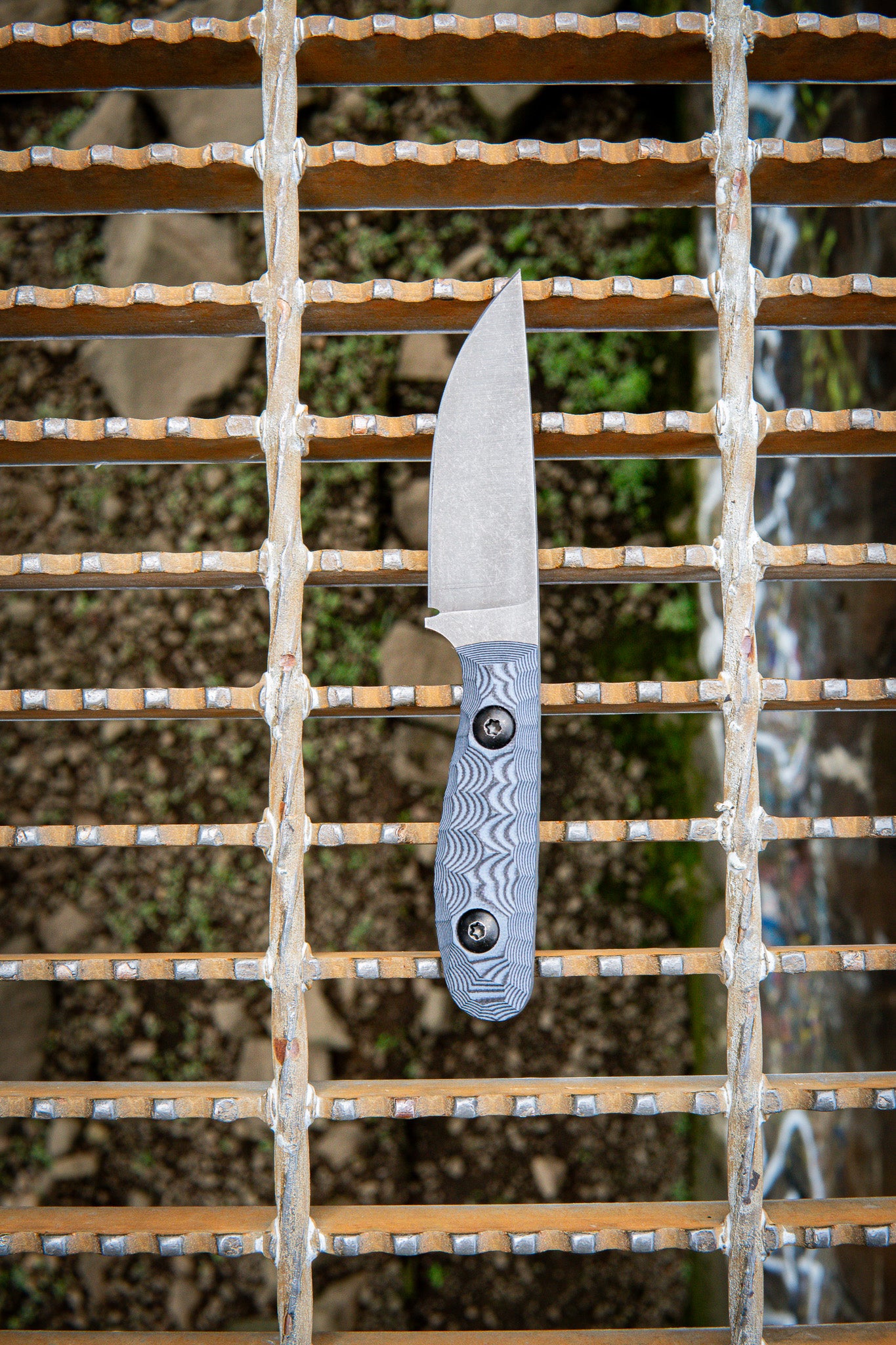 The Drifter - Gray & Black
